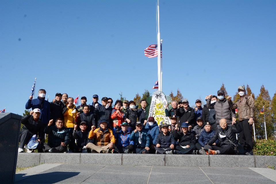 월참20201104유엔기념묘지참배 (2).jpg