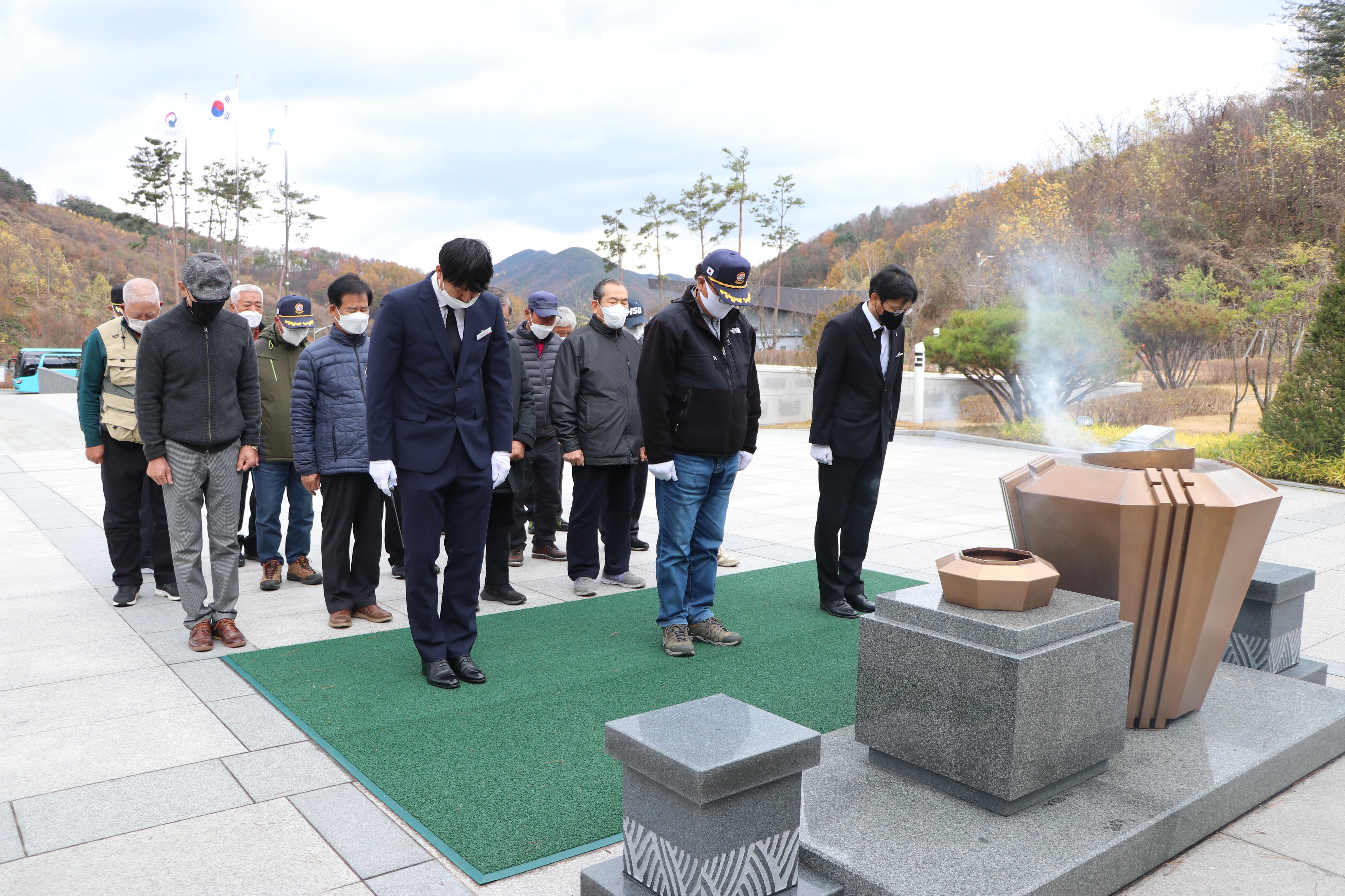 호국원 참배.JPG