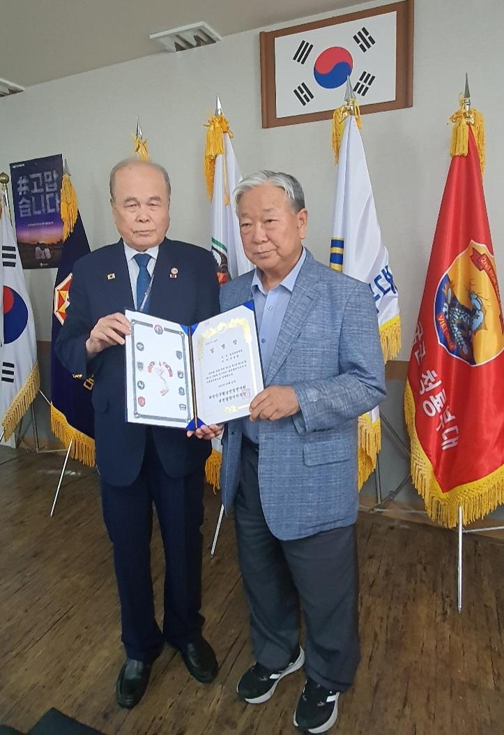 사진강성완.jpg