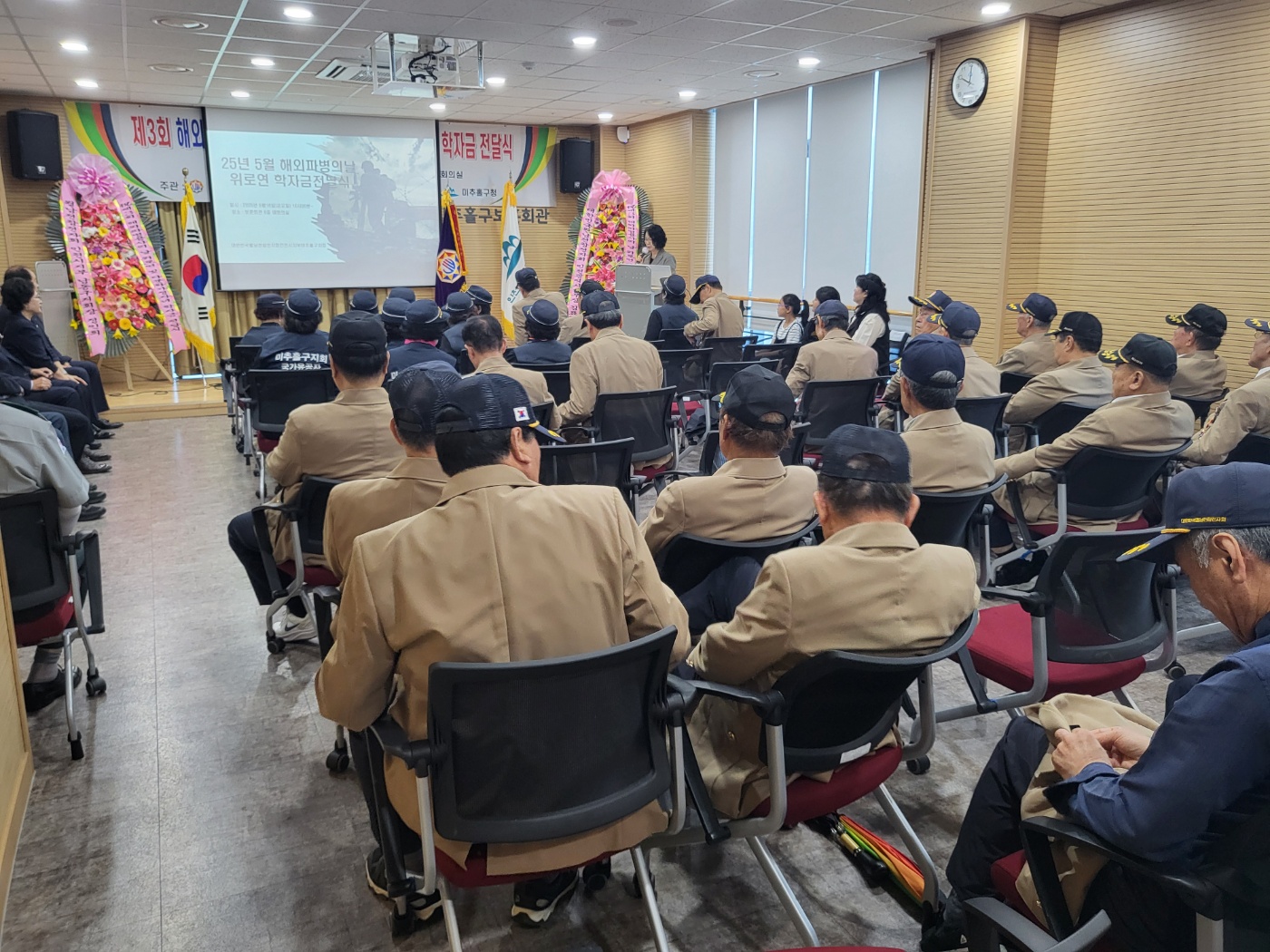 KakaoTalk_20250519_해외3.jpg